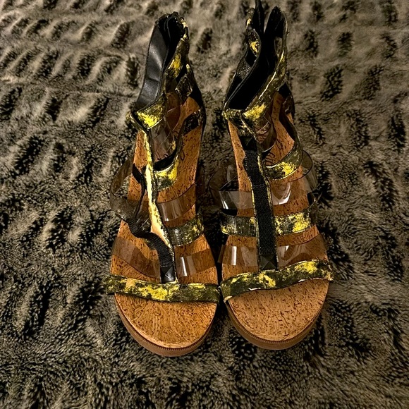 Fergie platform sandals - Picture 4 of 4